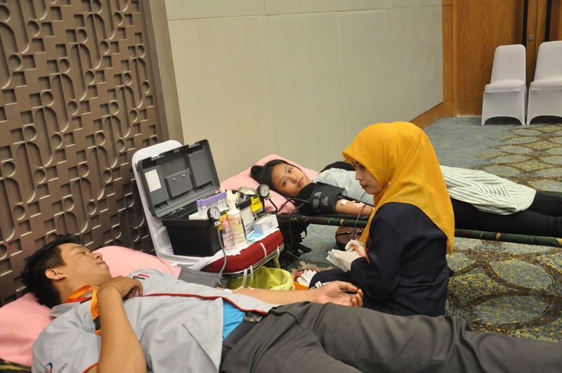 Hari Pertama Donor Darah GIIAS 2015 Hasilkan 124 Kantong Darah