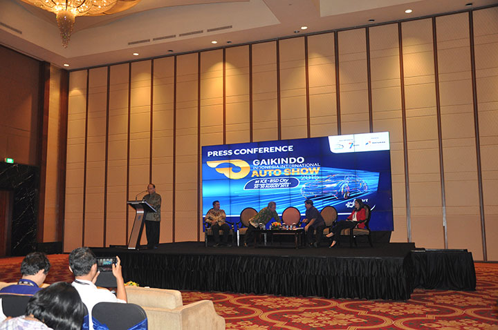 Konferensi Pers Menuju GIIAS 2015