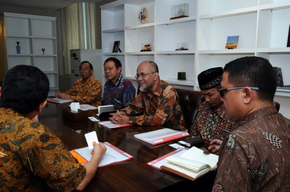 Toyota Meets with Ministry of Trade for Free Trade Talks