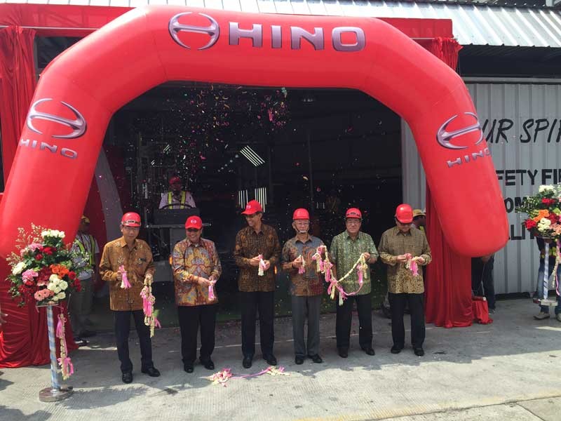 Hino Produksi Kembali CNG Bus