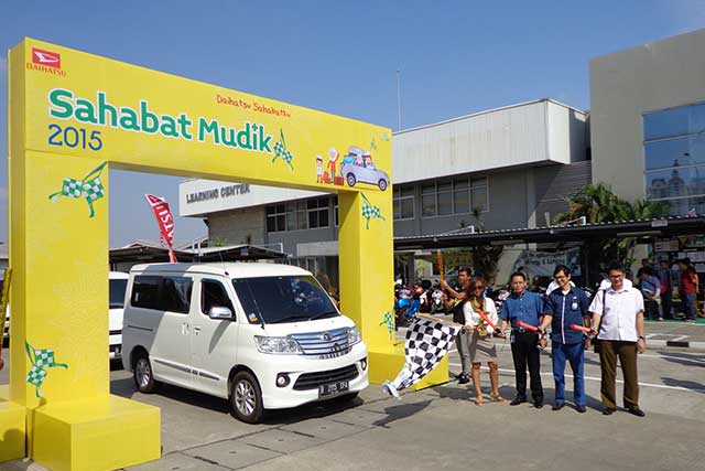 “Daihatsu Sahabat Mudik” Berangkatkan 450 Orang Pemudik