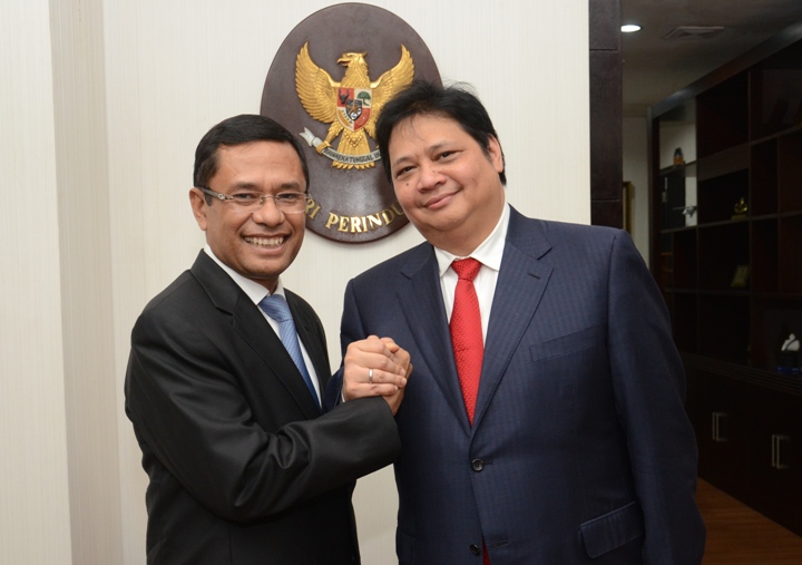 Saleh Husin – Airlangga Hartarto Serah Terima Jabatan Menperin