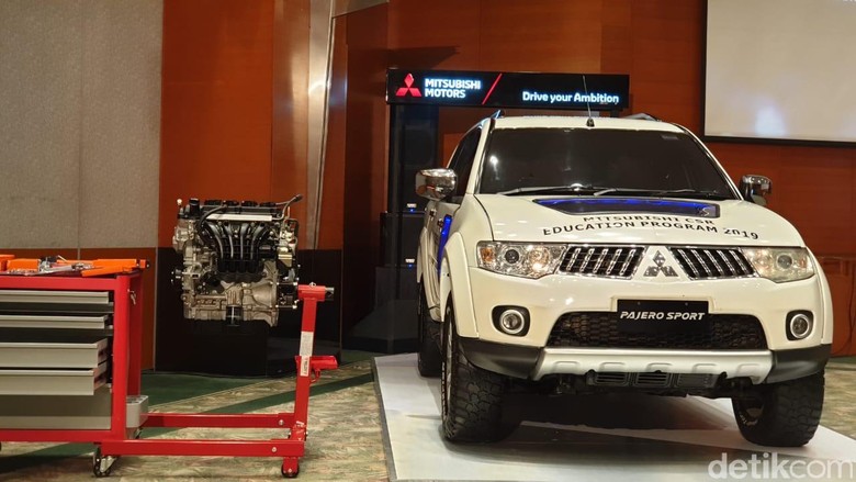 Mitsubishi Sumbangkan Pajero Sport untuk Praktek Balai Latihan Kerja Bandung