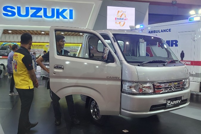 Suzuki Luncurkan Varian Baru New Carry di Pameran Bus dan Truk GAIKINDO