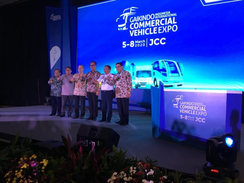 Menteri Perindustrian RI Membuka Pameran Mobil Bus dan Truk GAIKINDO