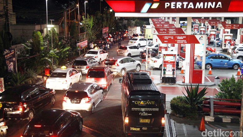Konsumsi BBM Naik 300 Persen di Tol Trans Jawa saat Long Weekend Akhir Oktober 2020