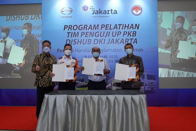 Hino dan Dishub DKI Bekerjasama untuk Pelatihan Uji Kendaraan Bermotor