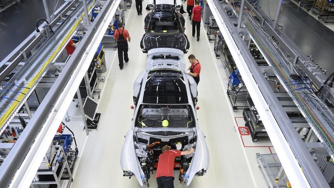 Di Amerika, Peran Robot Manufaktur Otomotif makin Terasa