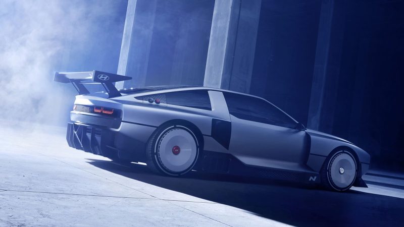 Hyundai Tampilkan Mobil Terbaru Ioniq 5 N dan N Vision 74 ke Pameran GIIAS 2024