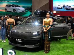 GIIAS 2025: Suasana Booth Pendatang Baru Aletra di Hall 1F