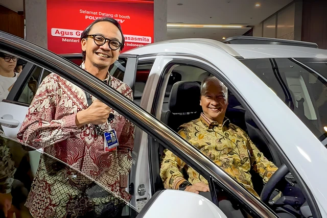 Mobil Listrik Pertama Polytron G3+ Tampil di GIIAS 2025, Dicoba Menteri Perindustrian