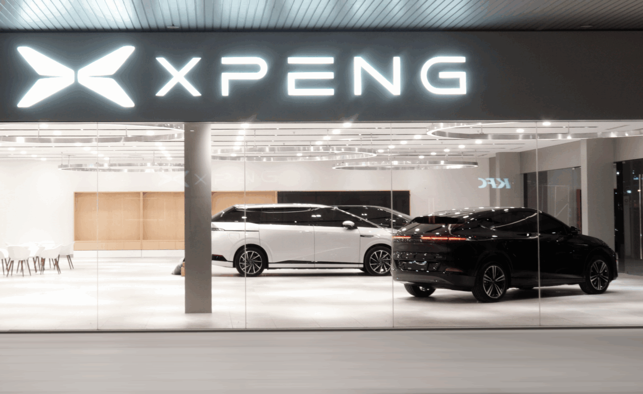 Erajaya Active Lifestyle and Sinar Maju Motor Inaugurate XPENG Dealership in BSD City