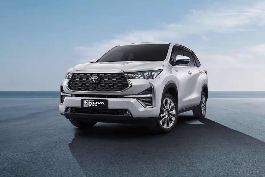 Toyota Innova Zenix Pimpin Penjualan Hybrid Bulan Oktober 2025